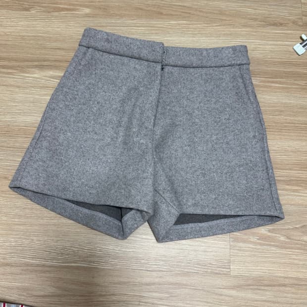 고퀄리티 겨울 한파 베이지 숏팬츠 s (개두꺼움)