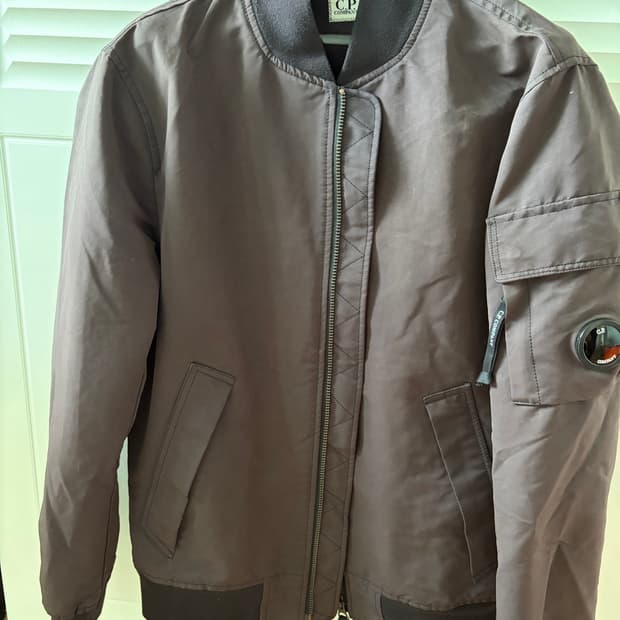 cp company 봄버 자켓