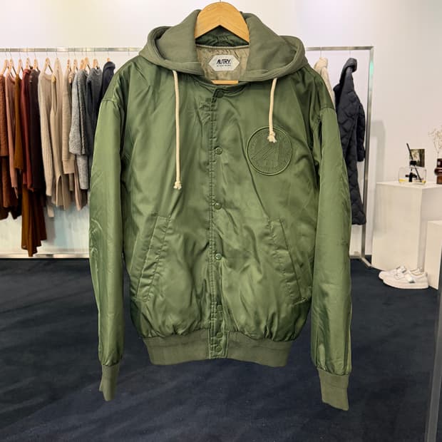 [L] Autry 오트리 로고패치 보머자켓