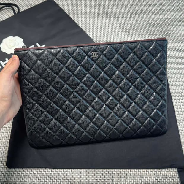 샤넬 캐비어 클러치