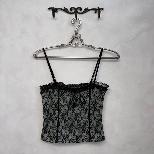 Black ethnic floral lace ribbon 슬리브리스