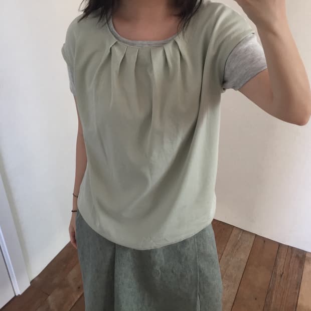 세이지 그린 턱 탑 Sage Green Tuck Top