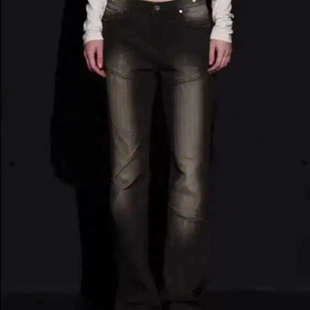 보헤미안서울 컷아웃 라인 부츠컷 데님 s사이즈