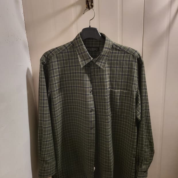 입생로랑  체크 셔츠