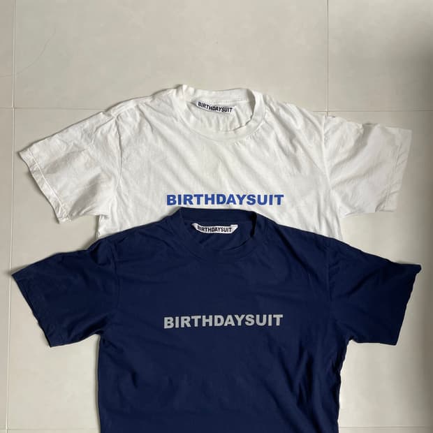 BIRTHDAYSUIT 반팔 티셔츠 흰색/네이비 일괄