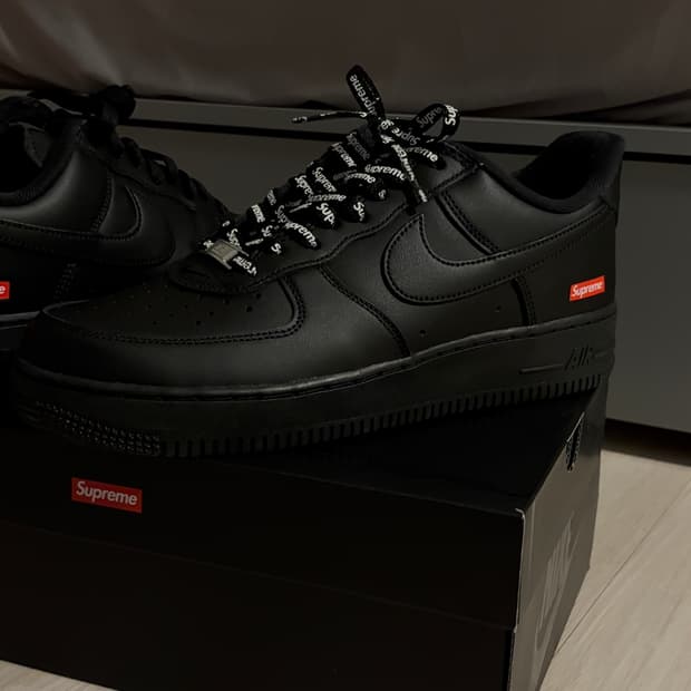 슈프림 x 나이키 콜라보 에어포스