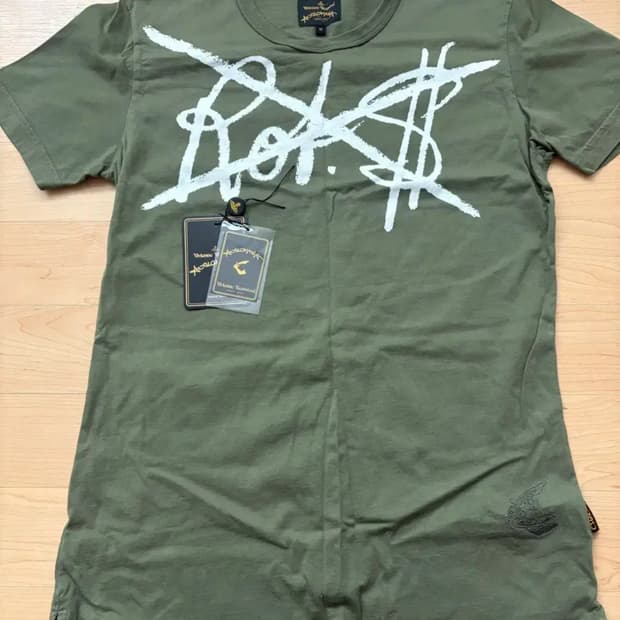 비비안웨스트우드 반팔 티셔츠