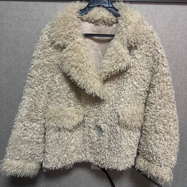 크림 뽀글 퍼 자켓