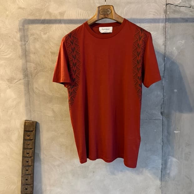 이브생로랑 그래픽 티셔츠 100