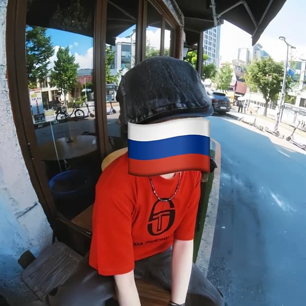 고샤 루브친스키 숏슬리브티