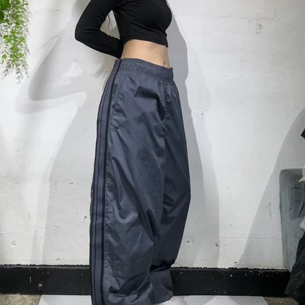 00s 나이키 그레이 새상품 트랙 팬츠 블랙 사이드 라인 와이드 팬츠
