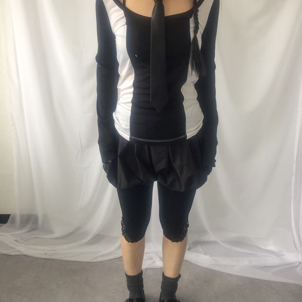 Lip service tie point sleeve