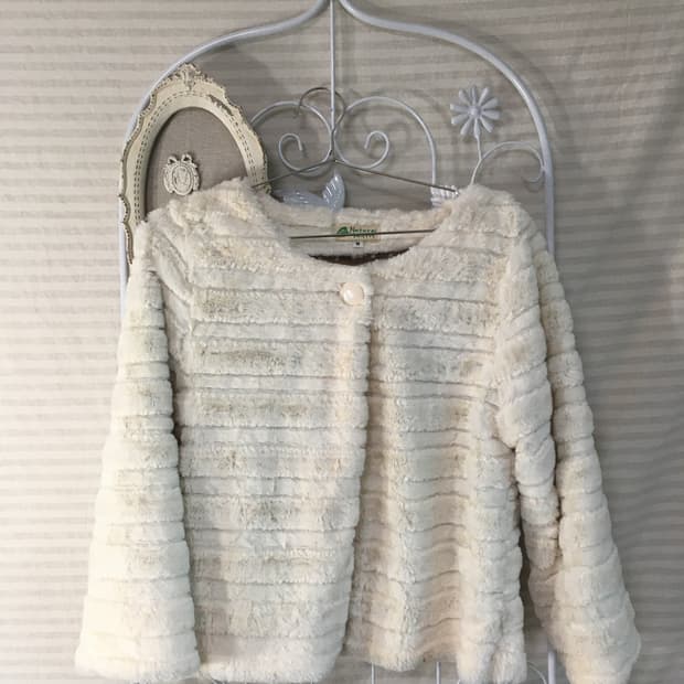 jpn vintage ivory fur button jacket