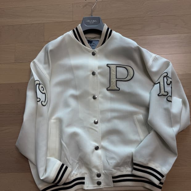 [40] 프라다 봄버 바시티 자켓