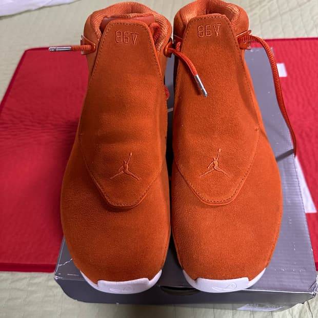 조던 18 캠프파이어 오렌지 290사이즈