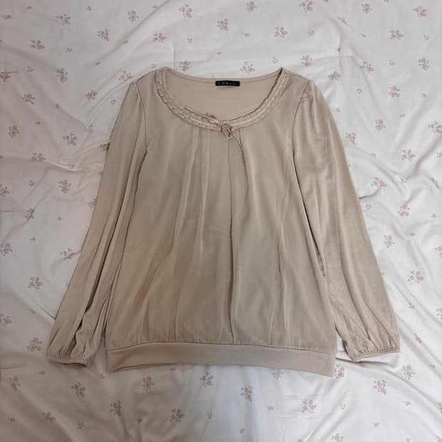 라떼갸루 베이지 프릴 쉬폰 니트