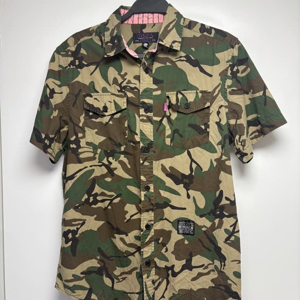 Mishka 카모 반팔 셔츠