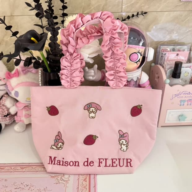 [새상품] 메종드플뢰르 x 산리오 마멜 딸기백