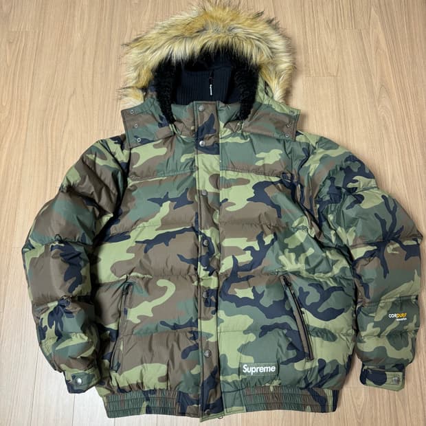 슈프림 페이스마스크 700필 다운 퍼퍼자켓 우드랜드 카모 XL