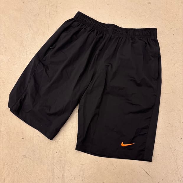 나이키 스우시 드라이핏 반바지