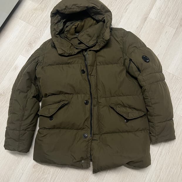 CP 컴퍼니 50fili 다운 자켓 52사이즈