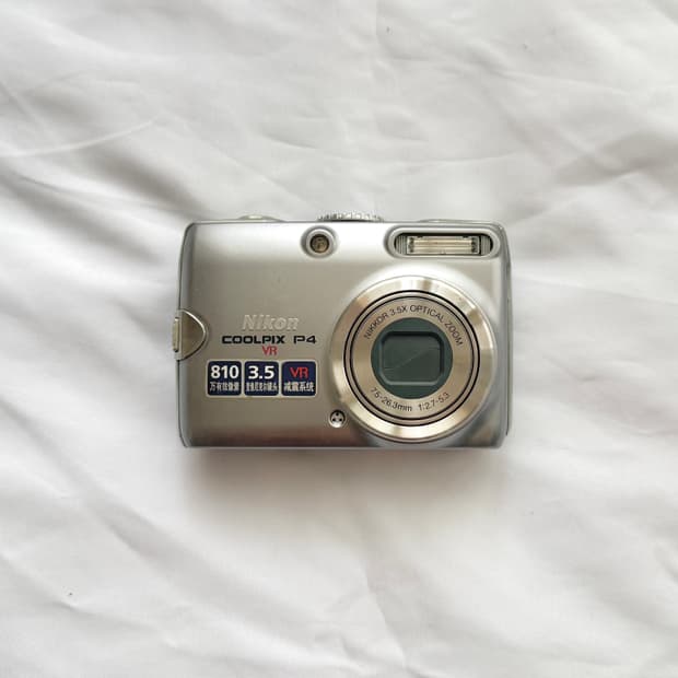 니콘 쿨픽스 p4