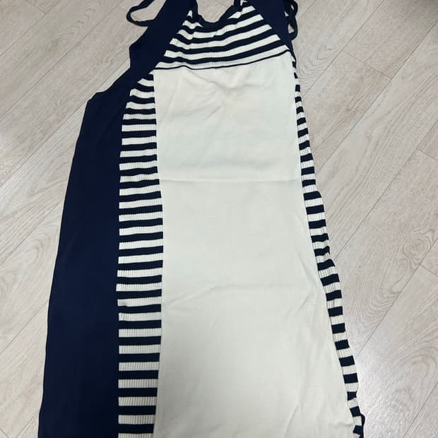 더오픈프로덕트 오픈와이와이 홀터넥 드레스