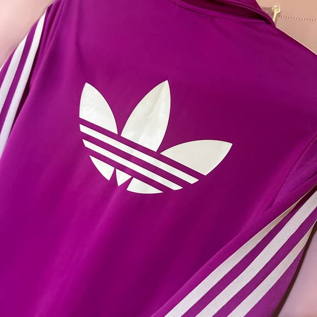 아디다스져지 뒤에 왕불꽃 아디다스파이어버드 트랙탑 집업