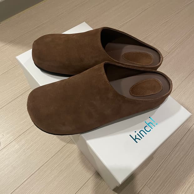 킨치 스웨이드 뮬 슬리퍼 270