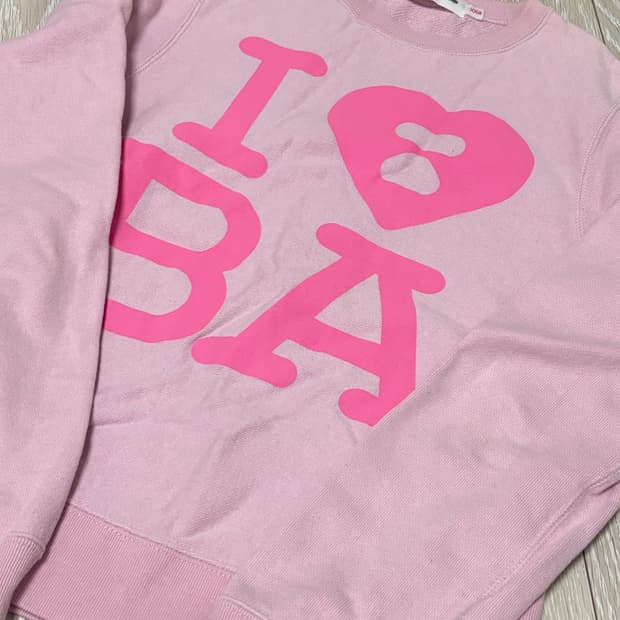 베이프 크롭 핑크 맨투맨 