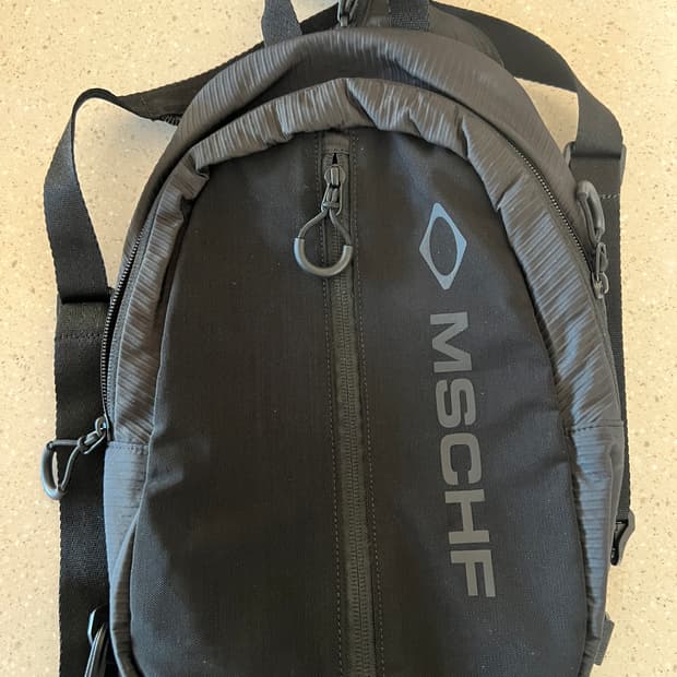 미스치프 슬링백 판매합니다