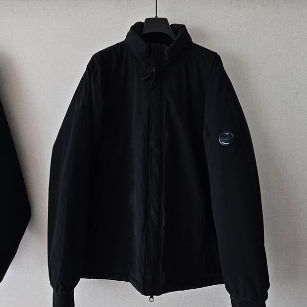 CP컴퍼니 다운 자켓 블랙 54(103)