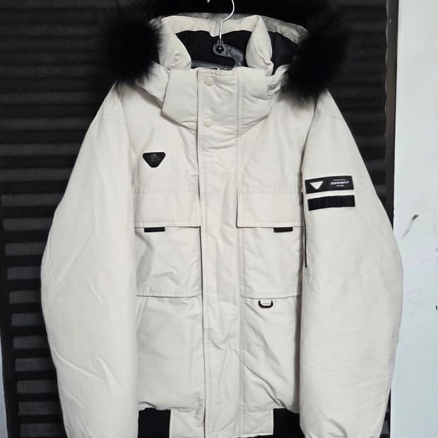 [다이나핏] 스노우 레오 덕다운 패딩 판매합니다.