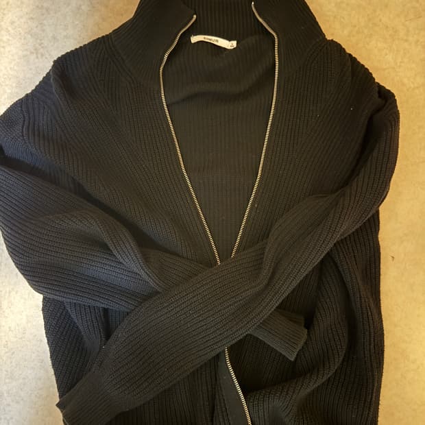 블랙 니트집업 판매합니다. 