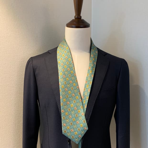 에르메스(HERMES) 명품넥타이 A등급 기하학적패턴 정장룩 코디