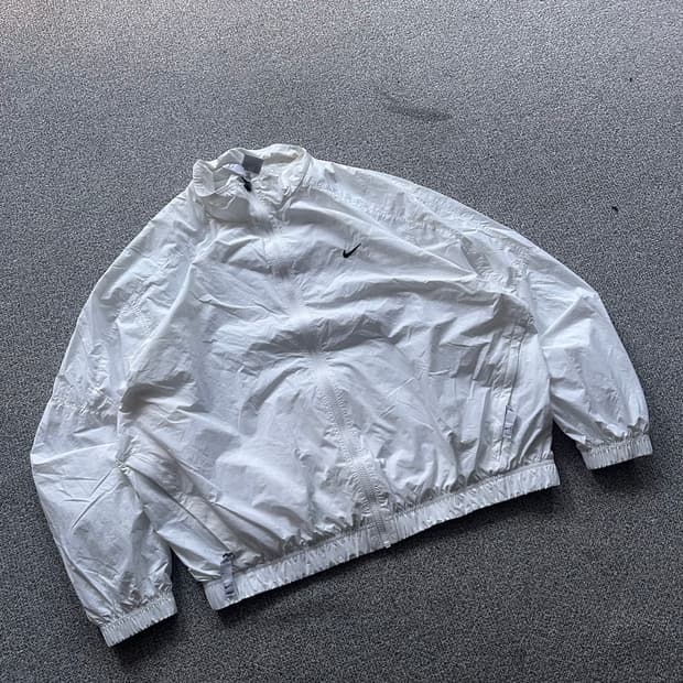 나이키 화이트 바람막이 자켓