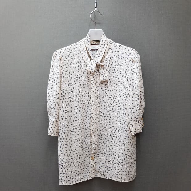 모조에스핀 2022 패턴 타이 블라우스  M사이즈