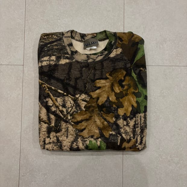 리얼트리카고 패턴 맨투맨