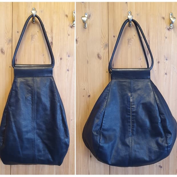 COS 레더 숄더백 