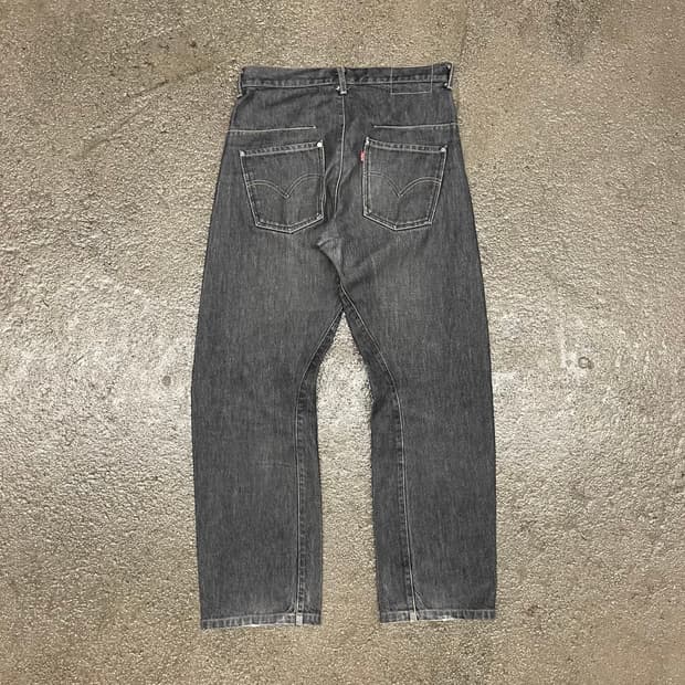 00s 리바이스 블랙 엔지니어드진 (29-30“)