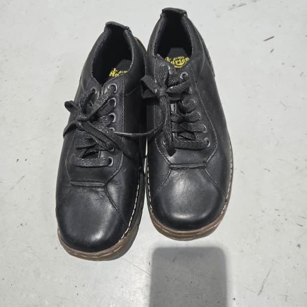 닥터마틴 블랙 레더 슈즈