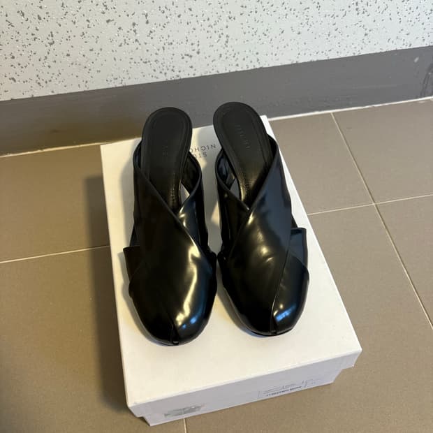 르메르 레더샌들 뮬 39