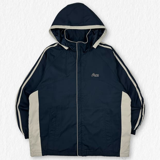 아식스 사이드라인 올드스쿨 누빔 바람막이