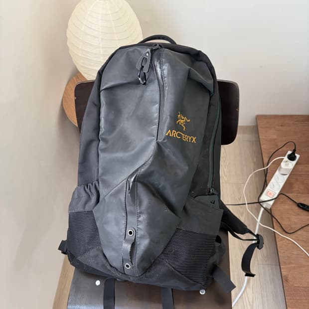 아크테릭스 아로 22L 블랙