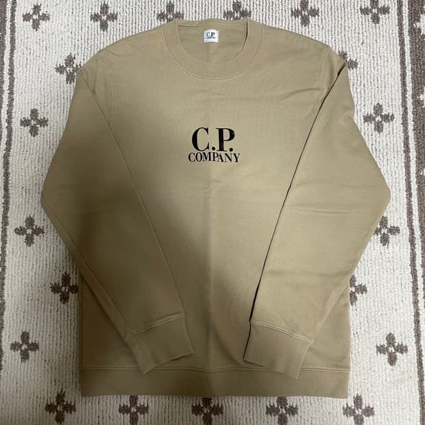 cp컴퍼니 맨투맨