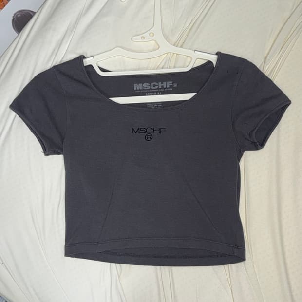 미스치프 차콜 크롭 티  MSCHF 오호스 플레어업 보헤미안서울