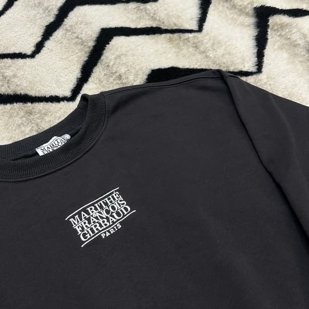 [S]마리떼프랑소와저버 로고 크롭 맨투맨/차콜