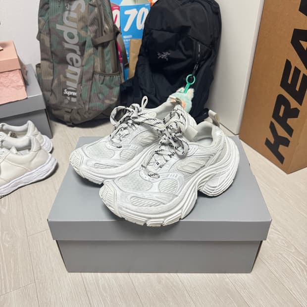 발렌시아가 6xl 스니커즈 화이트 38 새상품급