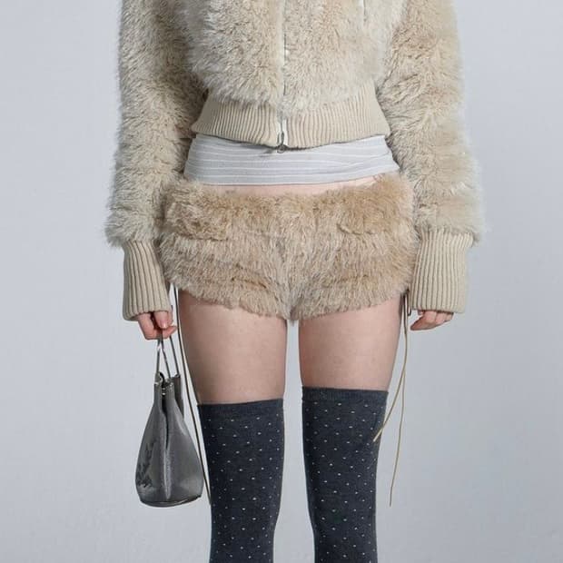 스컬프터 퍼집업 퍼자켓 Faux Fur Zip-Up Jacket Pale