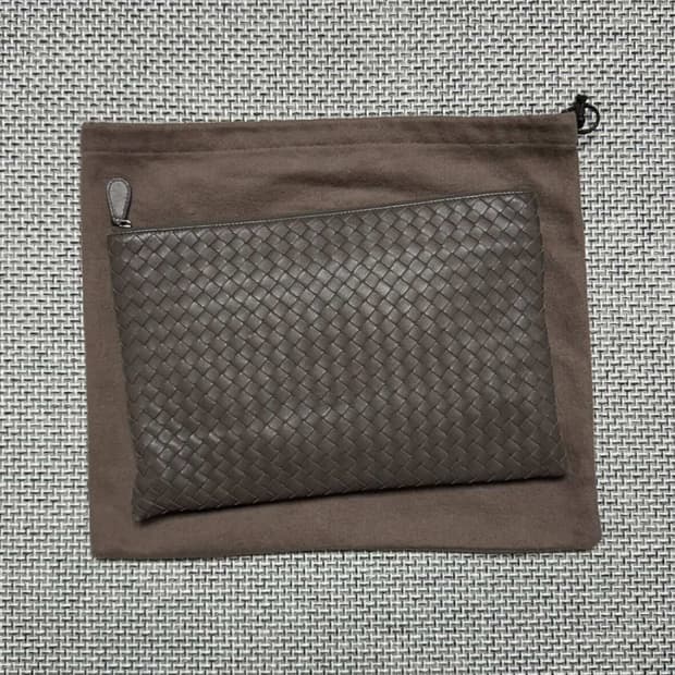 보테가베네타 인트레치아토 클러치